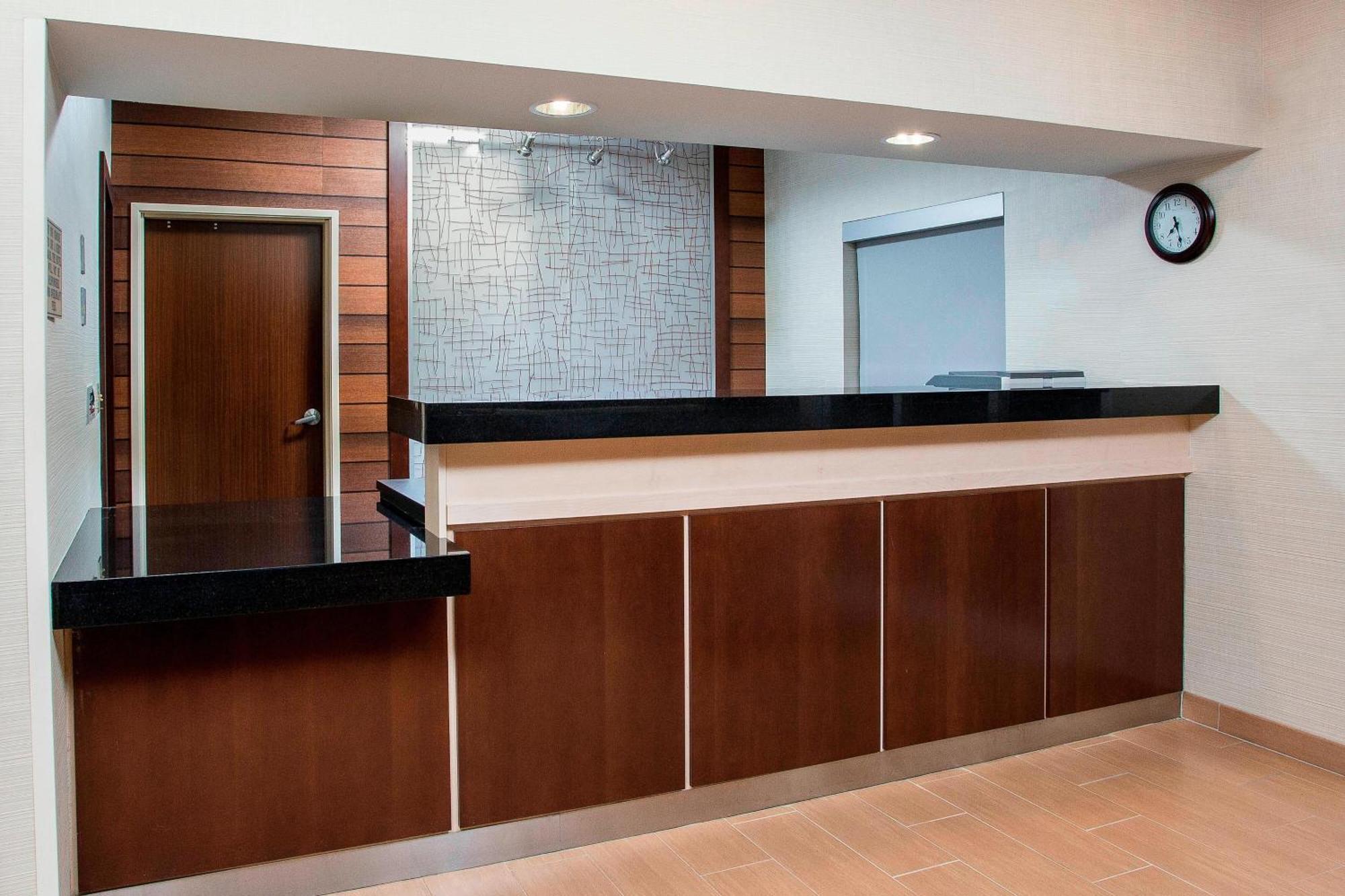 Fairfield Inn & Suites Victoria Esterno foto